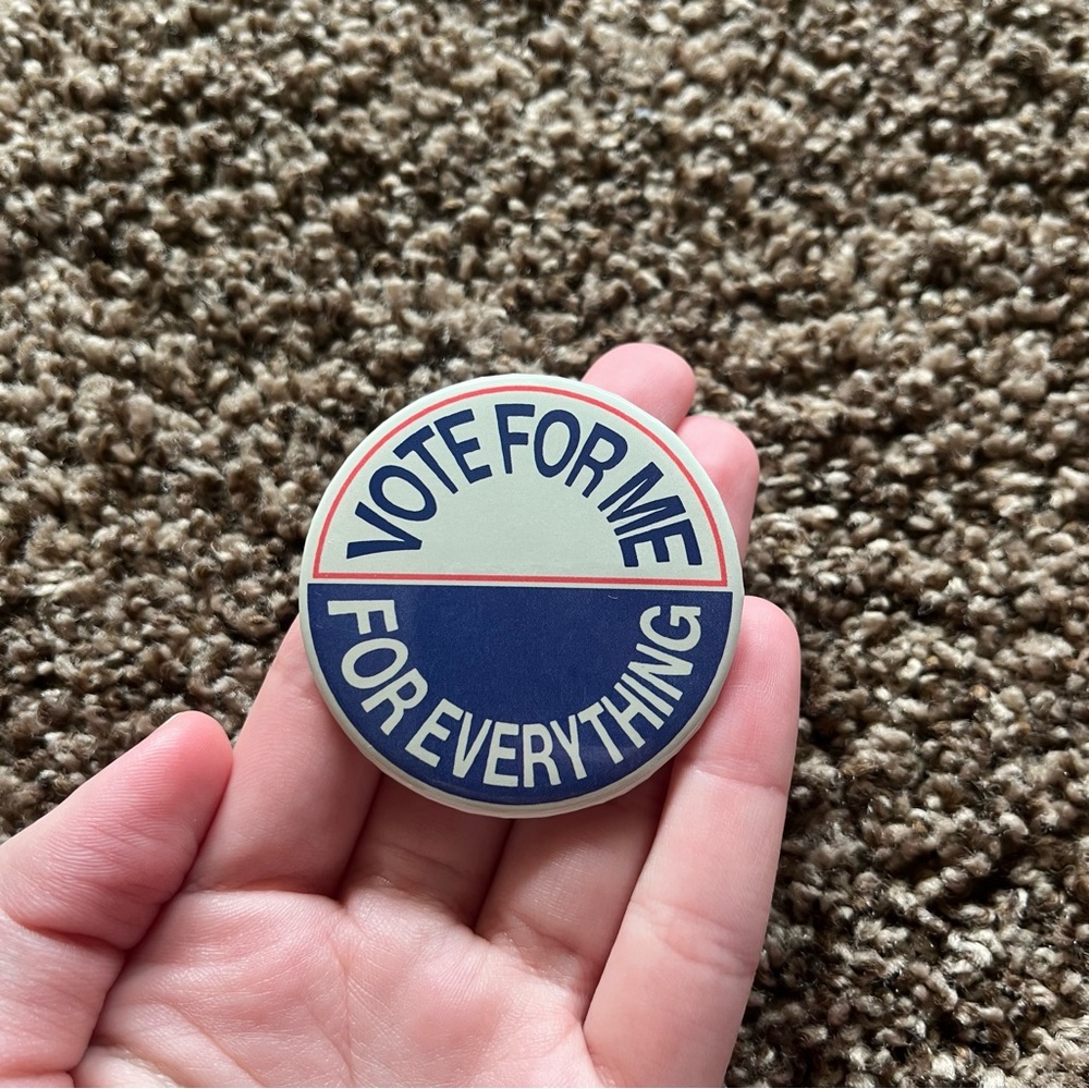 NEW Taylor Swift Pin - Picture 3 of 6